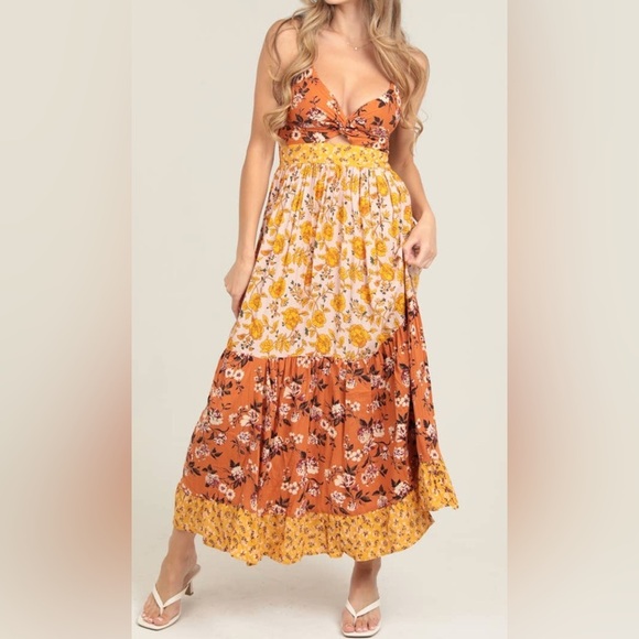 Angie Dresses & Skirts - Angie V NECK TWIST FRONT KEYHOLE CUT OUT MAXI DRESS